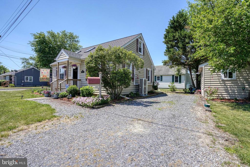 302 VERNON AVENUE