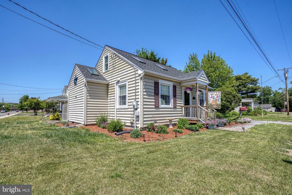 302 VERNON AVENUE