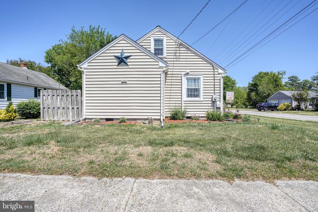 302 VERNON AVENUE