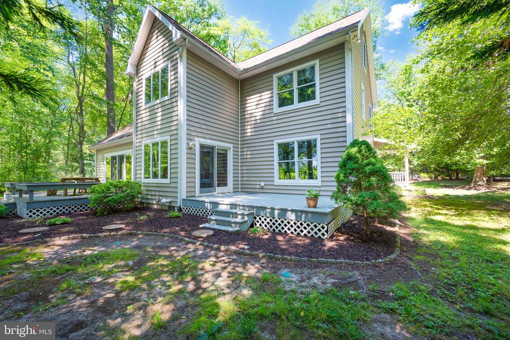 8605 HICKORY PLACE