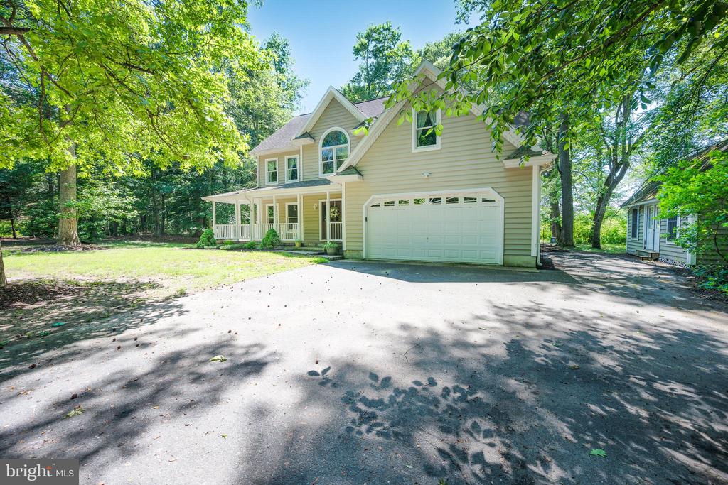 8605 HICKORY PLACE