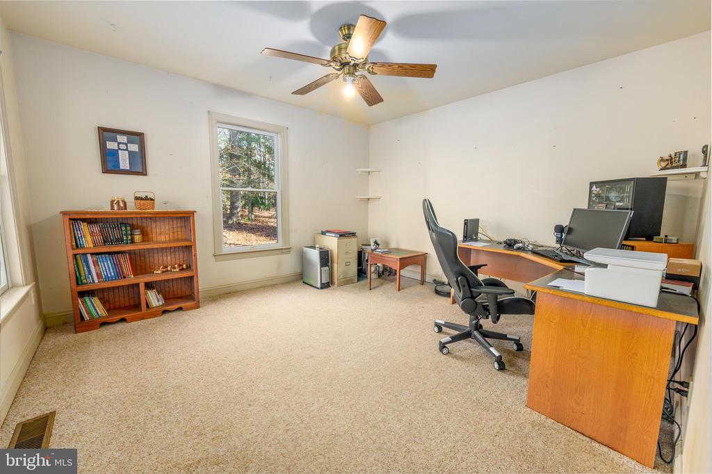 8605 HICKORY PLACE