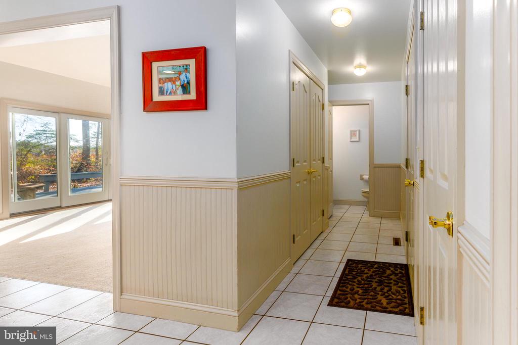 8605 HICKORY PLACE
