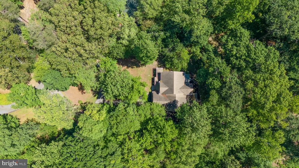 8605 HICKORY PLACE