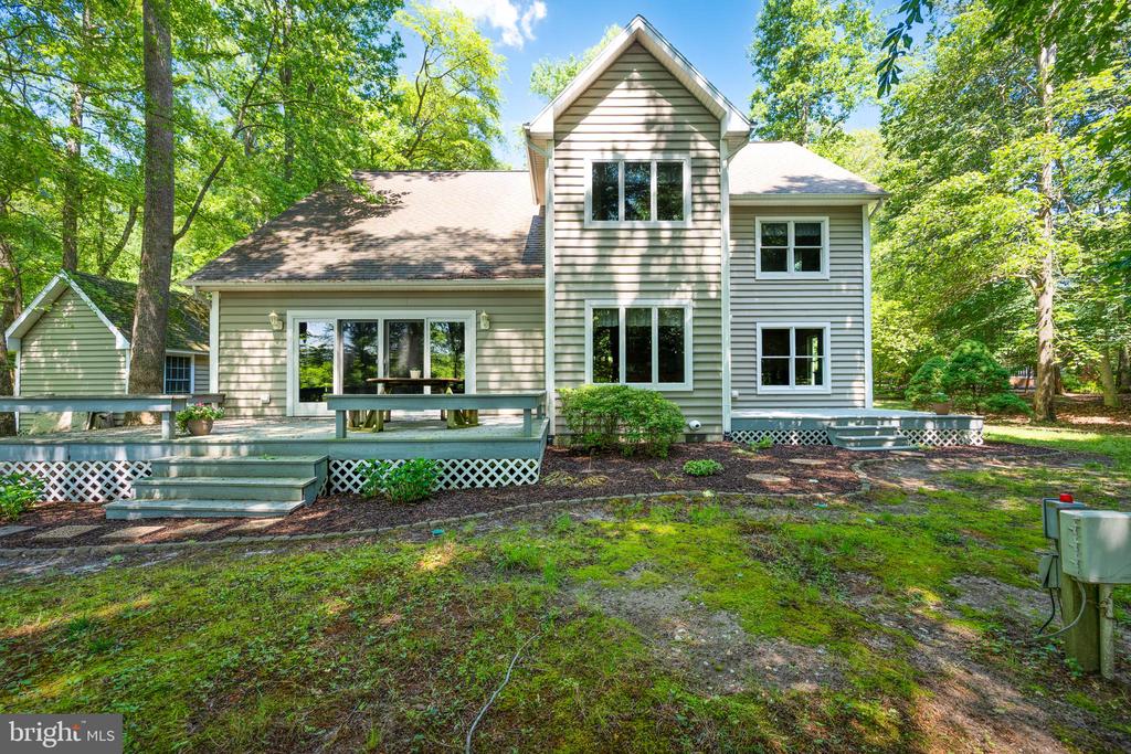 8605 HICKORY PLACE