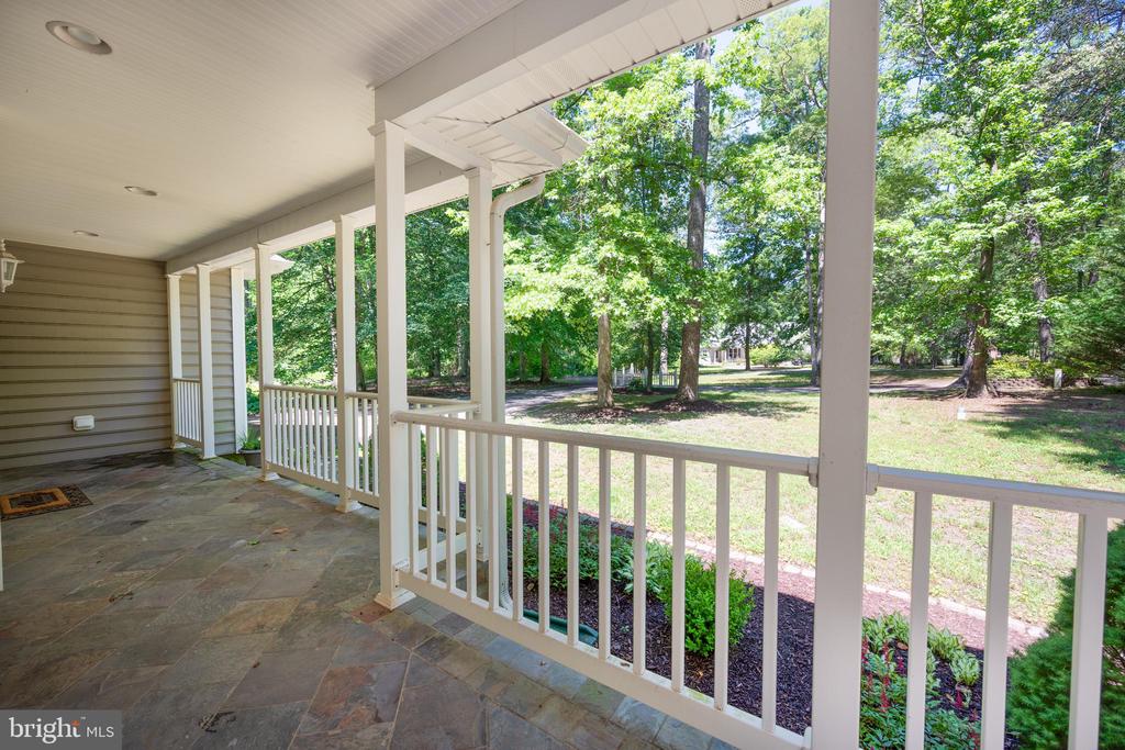 8605 HICKORY PLACE