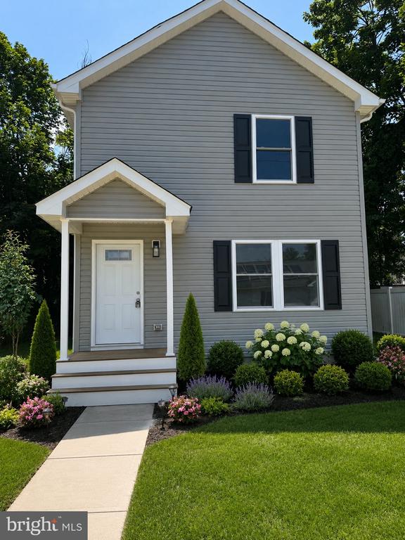 210 W 2ND STREET