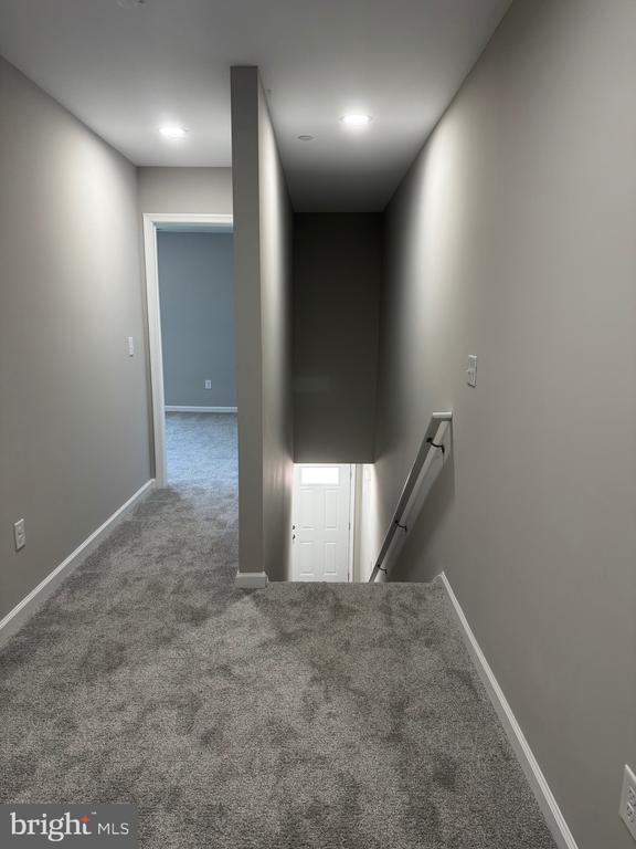 210 W 2ND STREET