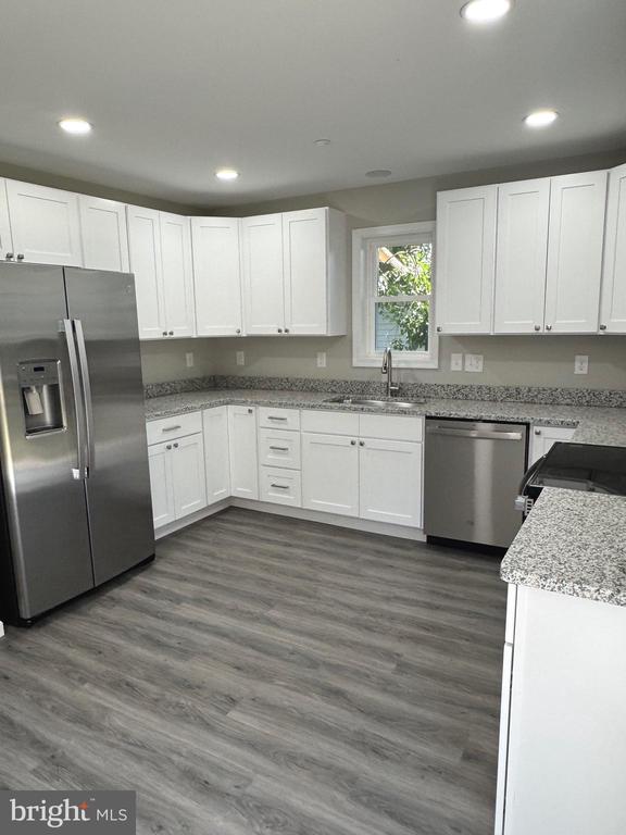 210 W 2ND STREET