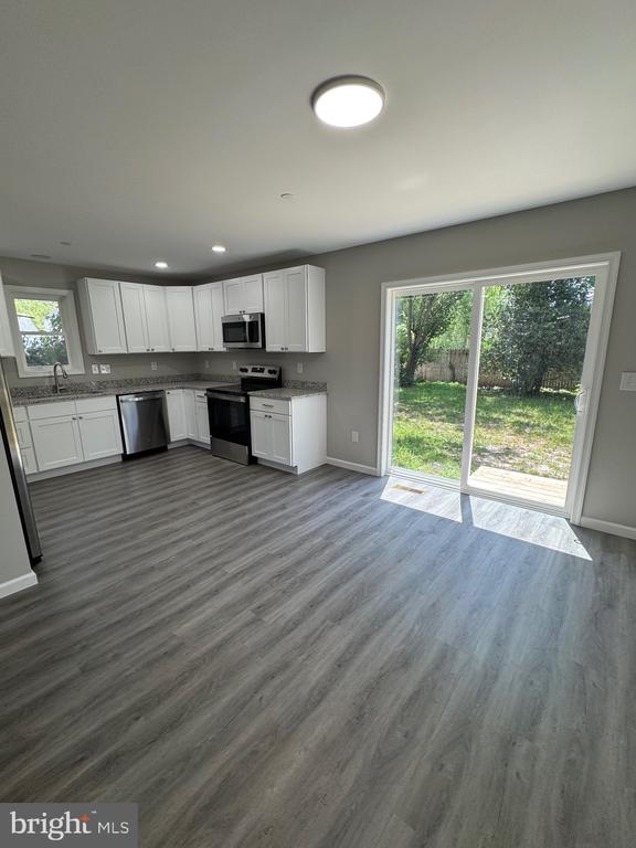 210 W 2ND STREET