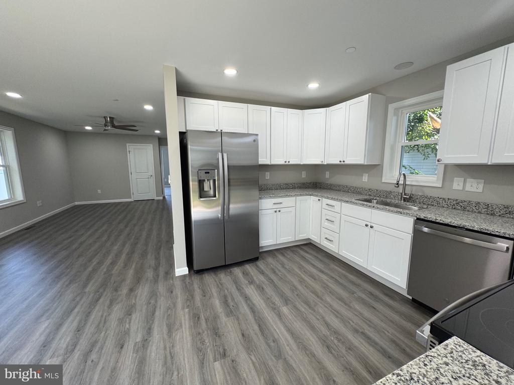 210 W 2ND STREET