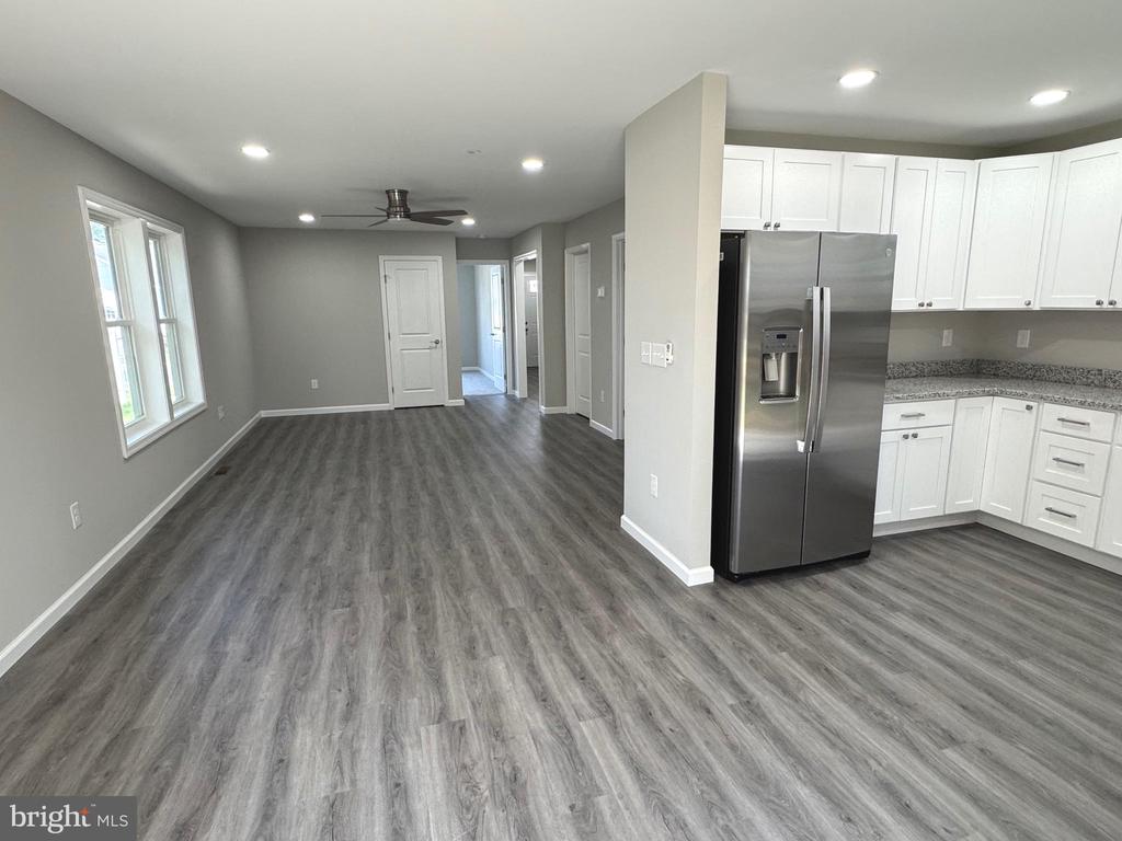 210 W 2ND STREET
