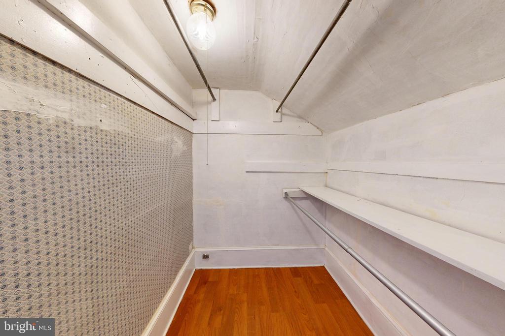 222 S 3RD STREET