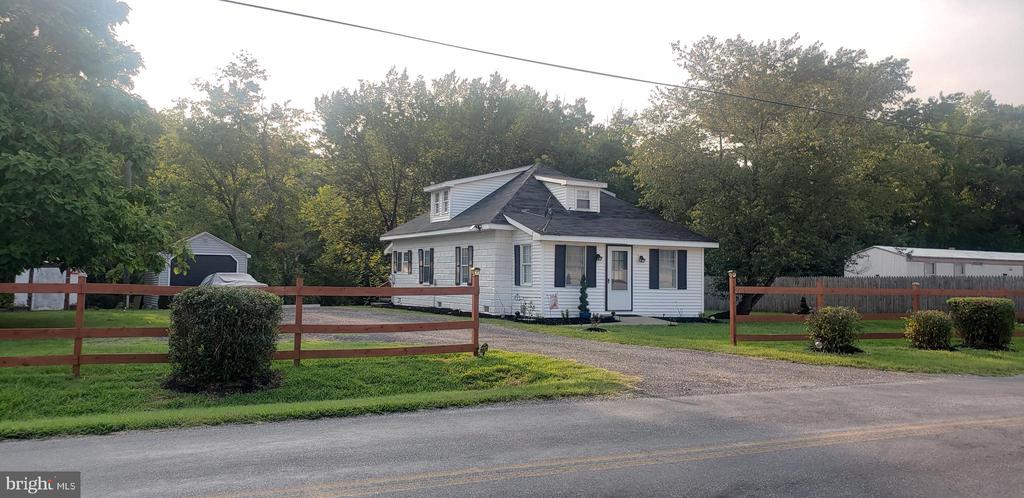2766 VETERANS DRIVE