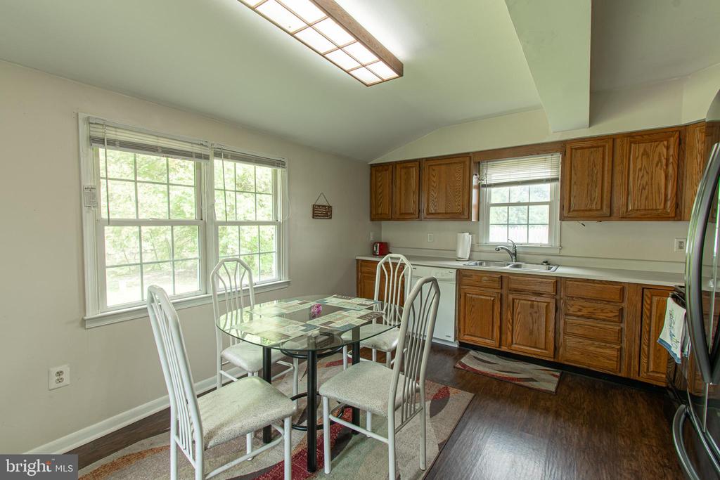 2766 VETERANS DRIVE