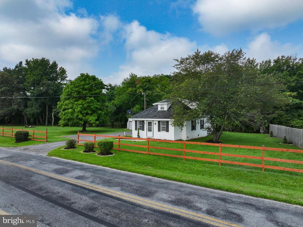 2766 VETERANS DRIVE