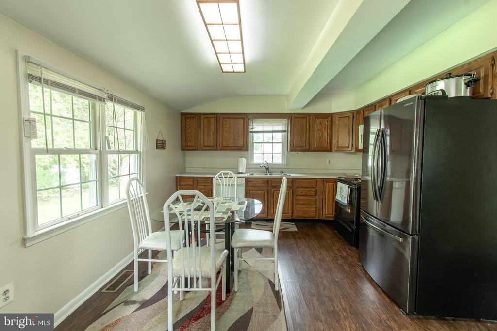 2766 VETERANS DRIVE