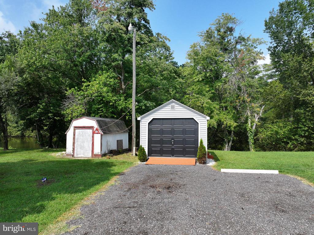 2766 VETERANS DRIVE