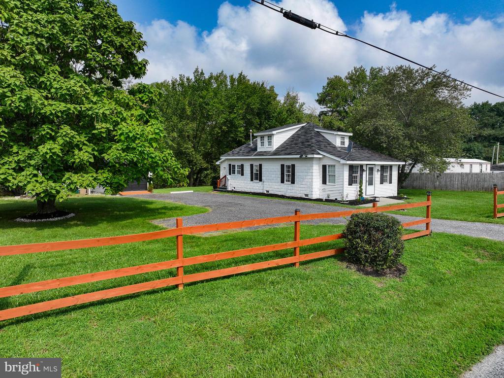 2766 VETERANS DRIVE