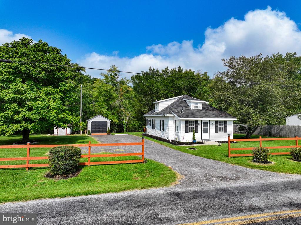 2766 VETERANS DRIVE