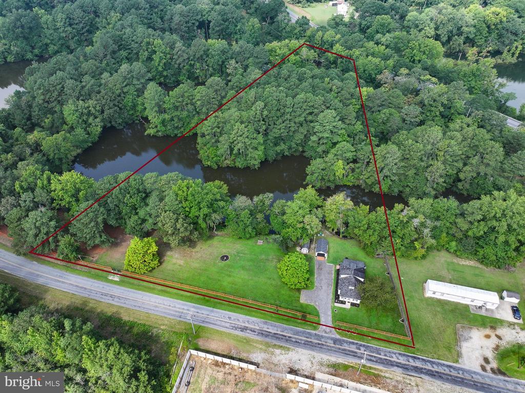 2766 VETERANS DRIVE