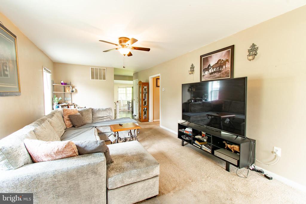 2766 VETERANS DRIVE