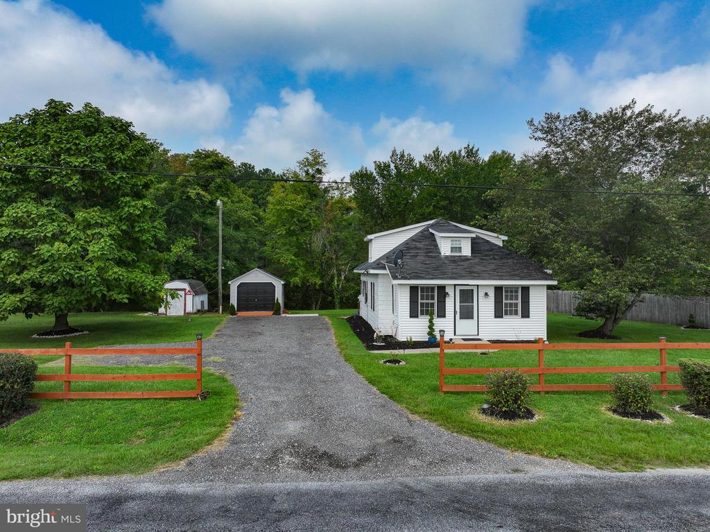 2766 VETERANS DRIVE