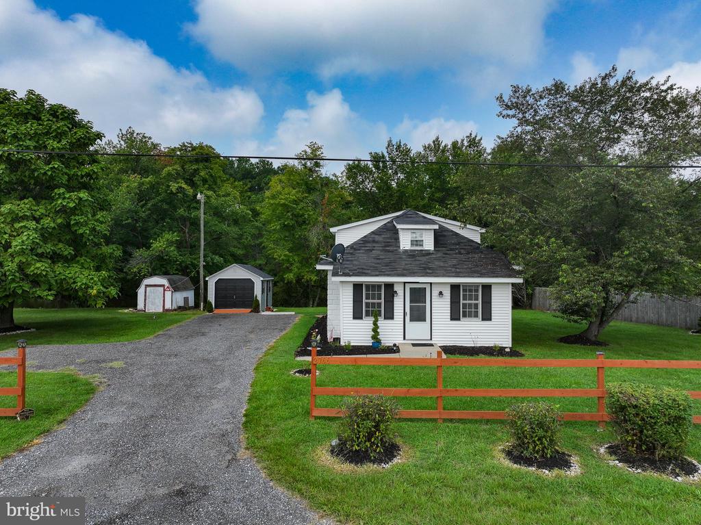 2766 VETERANS DRIVE