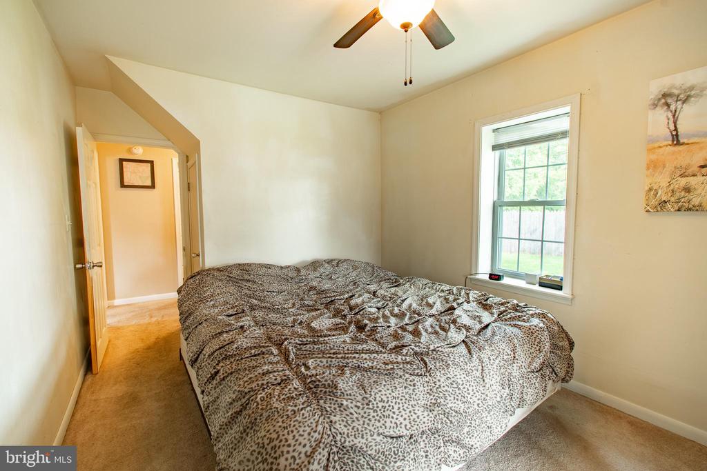 2766 VETERANS DRIVE