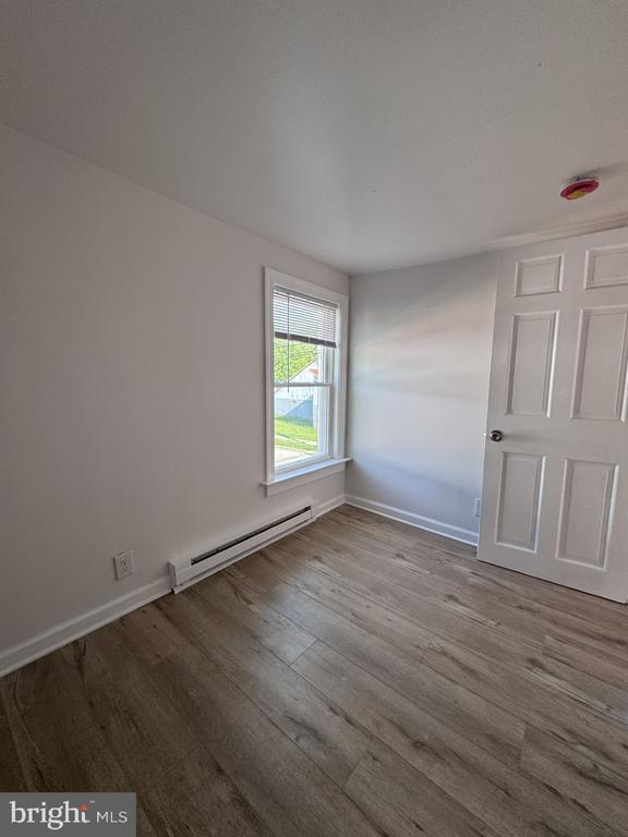 112 ACADEMY AVENUE Unit: 4