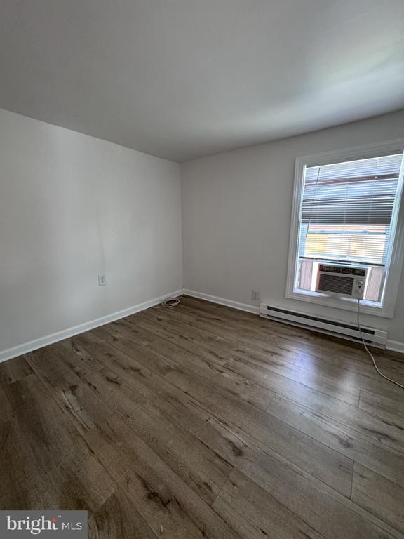 112 ACADEMY AVENUE Unit: 4