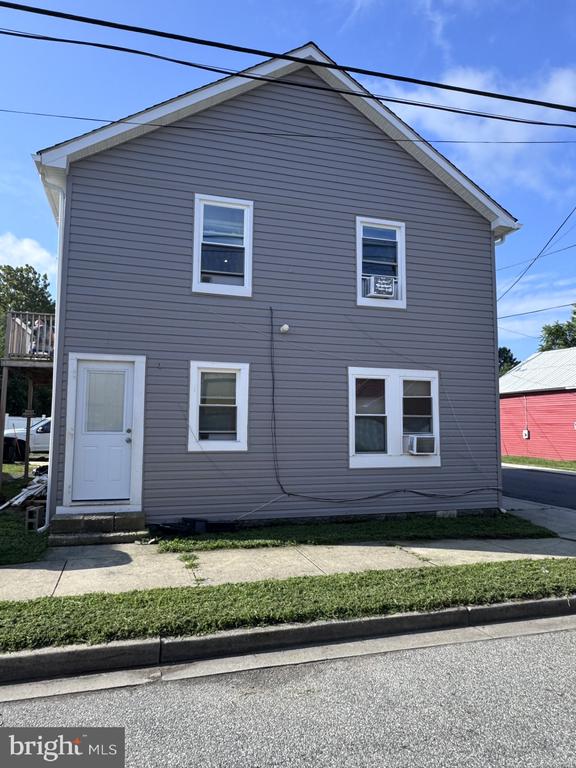 112 ACADEMY AVENUE Unit: 4