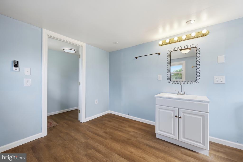 25699 AUCTION ROAD