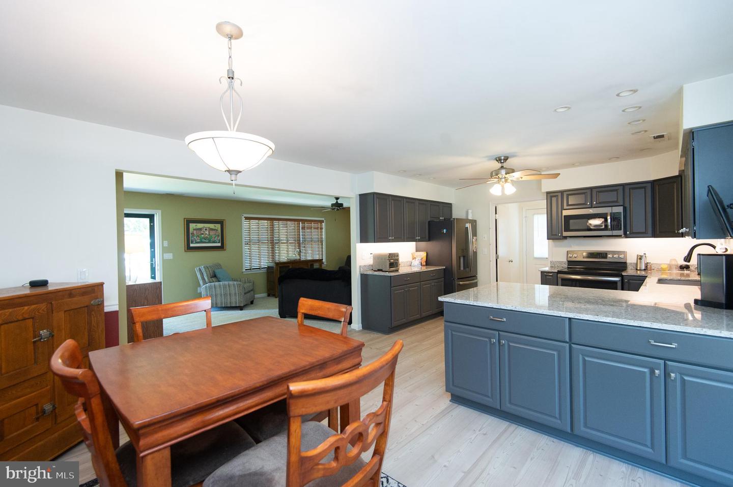 3209 Holly Ln