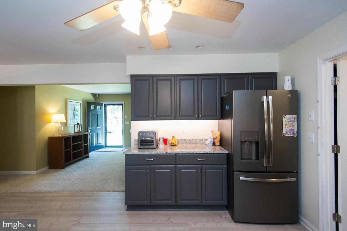 3209 Holly Ln