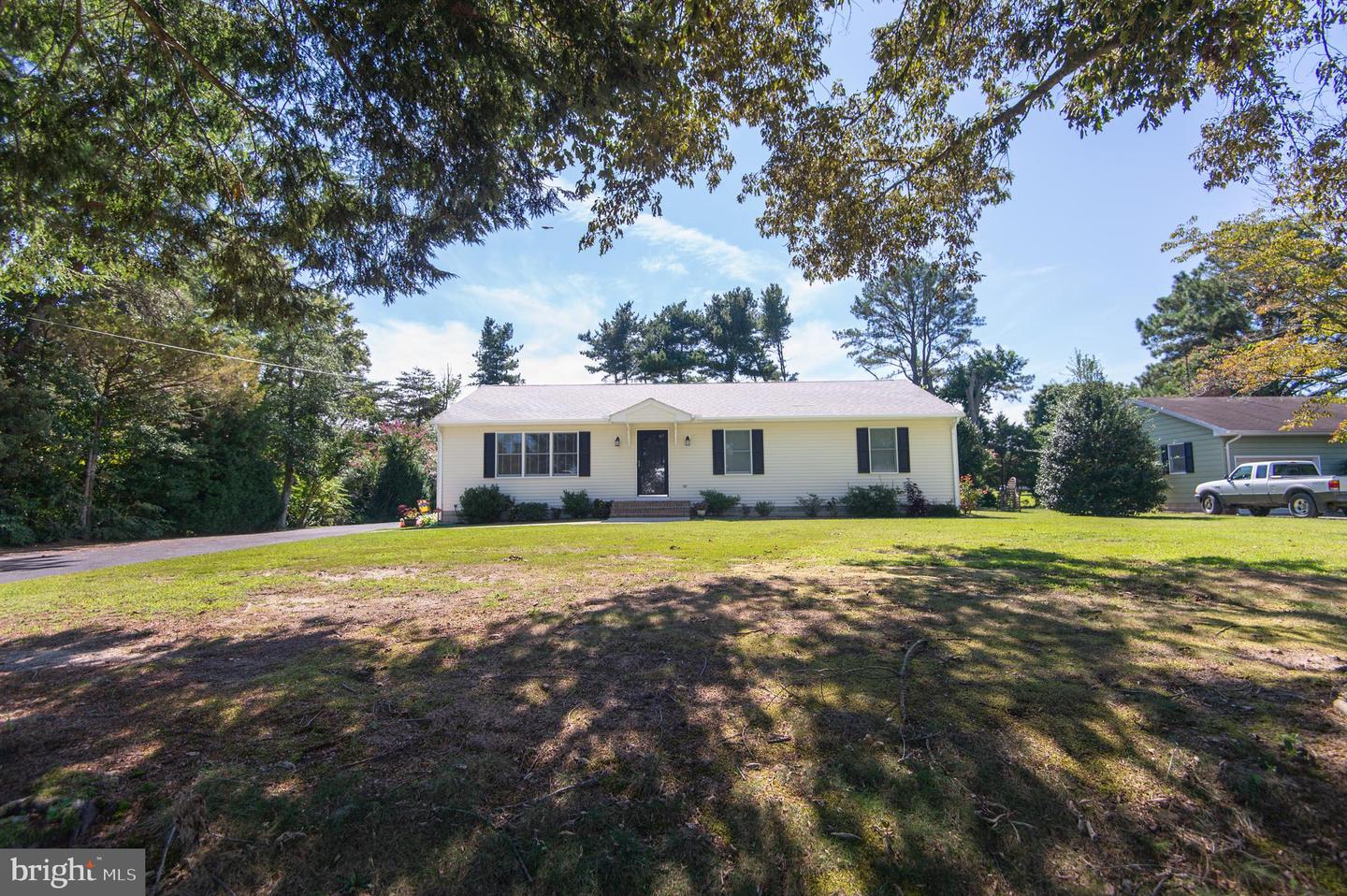 3209 Holly Ln