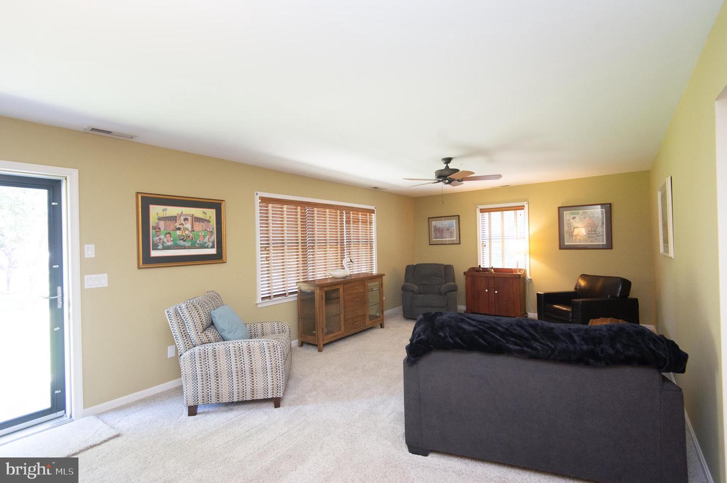 3209 Holly Ln