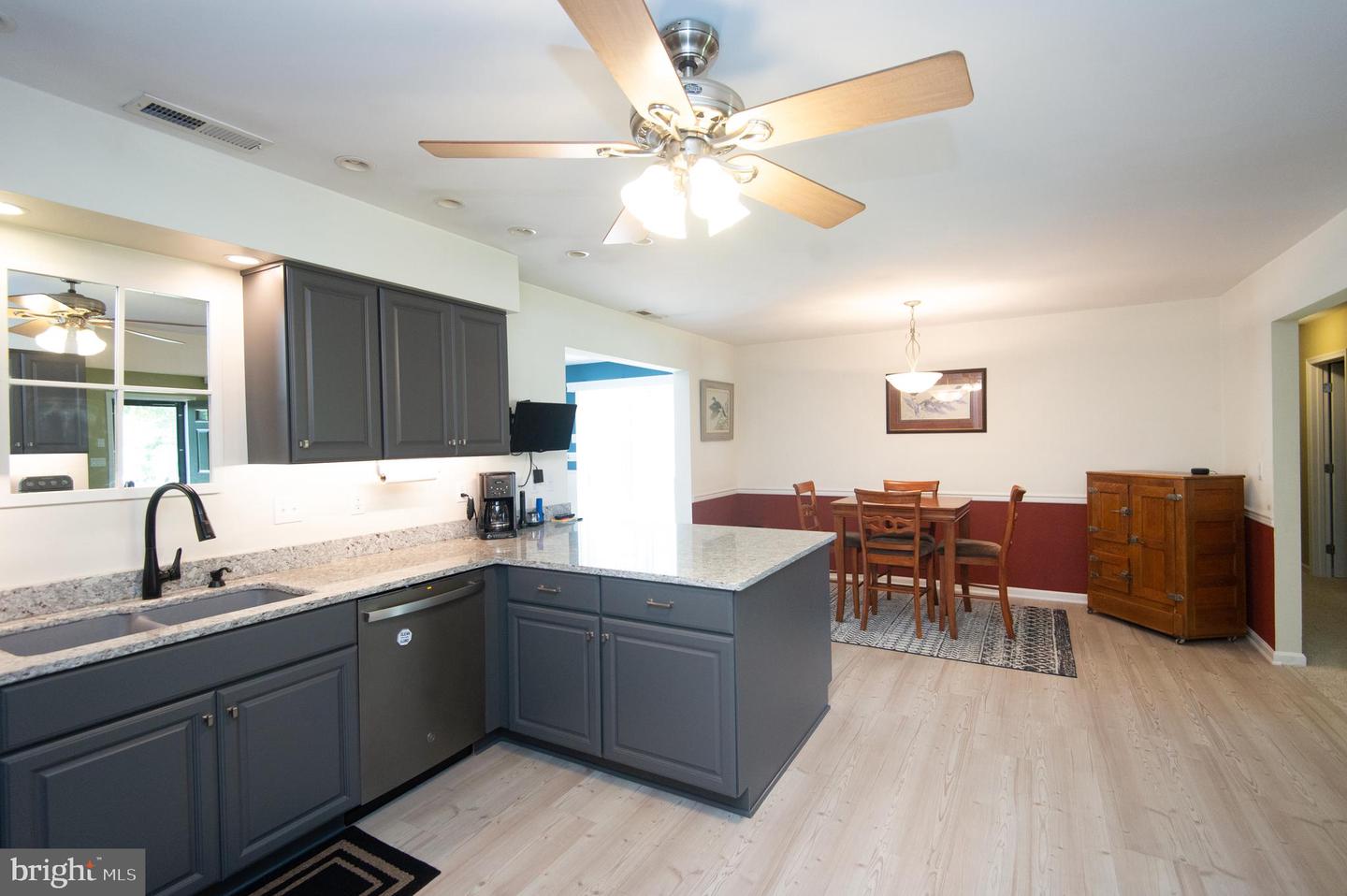 3209 Holly Ln