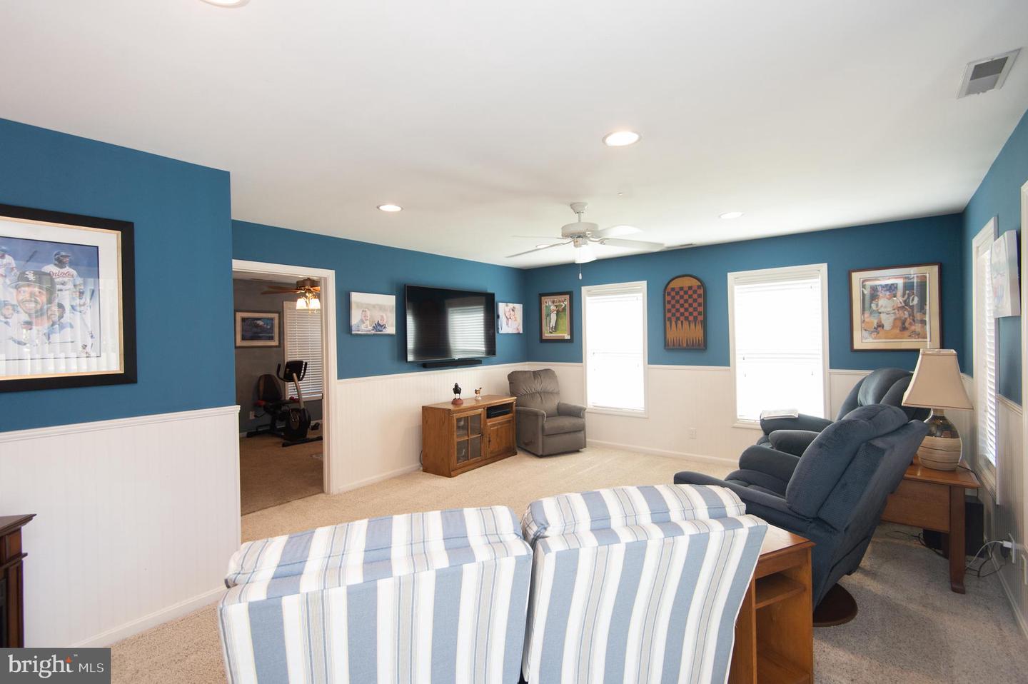 3209 Holly Ln
