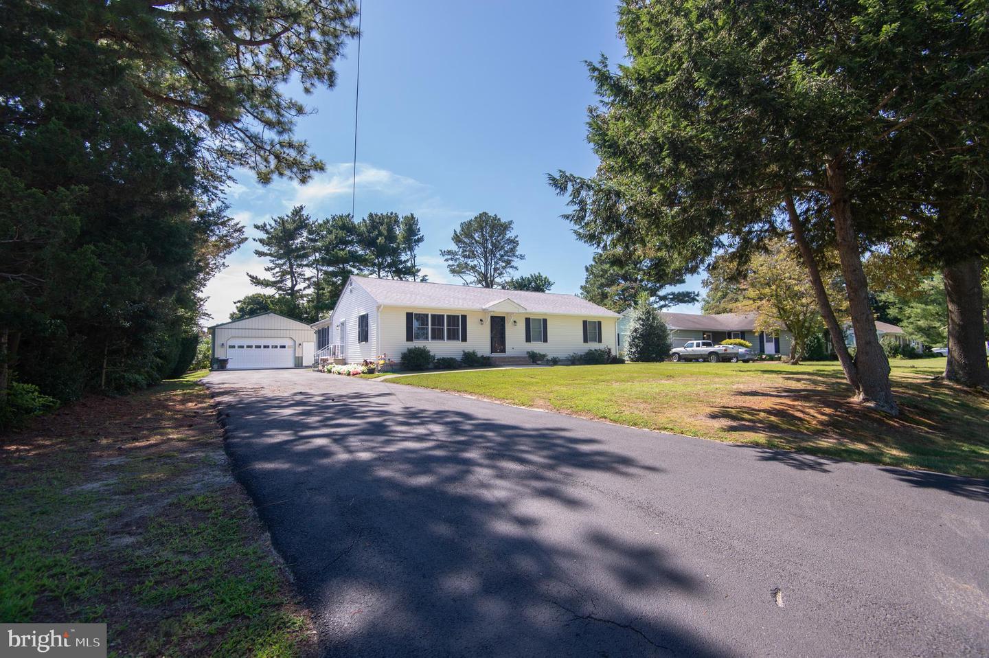 3209 Holly Ln