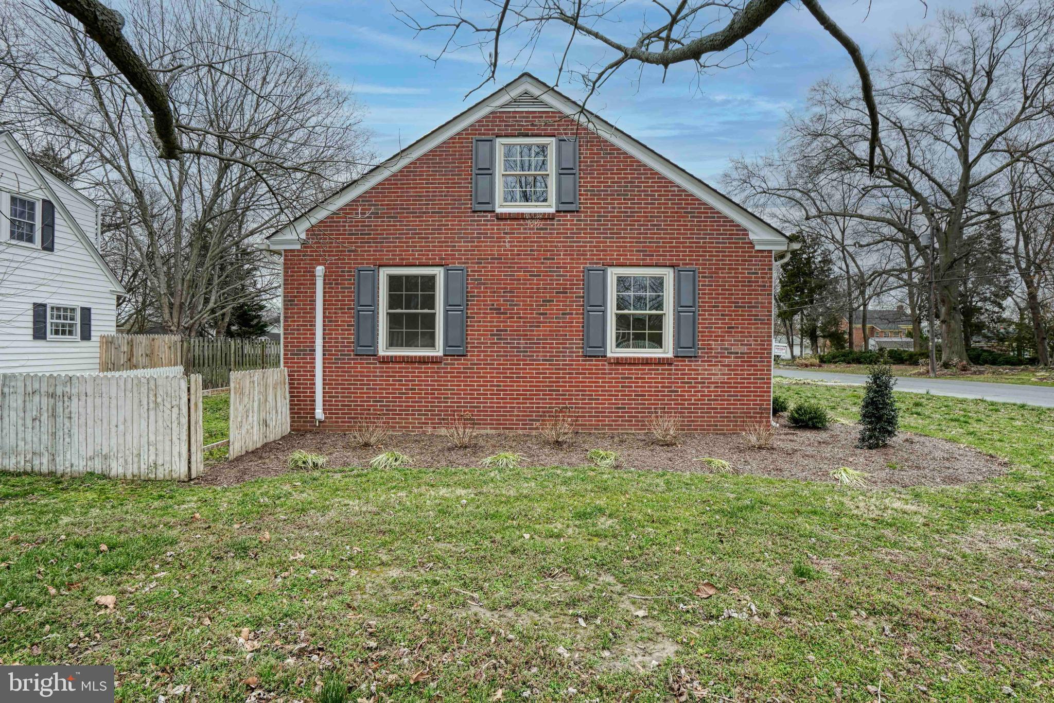 1201 School St