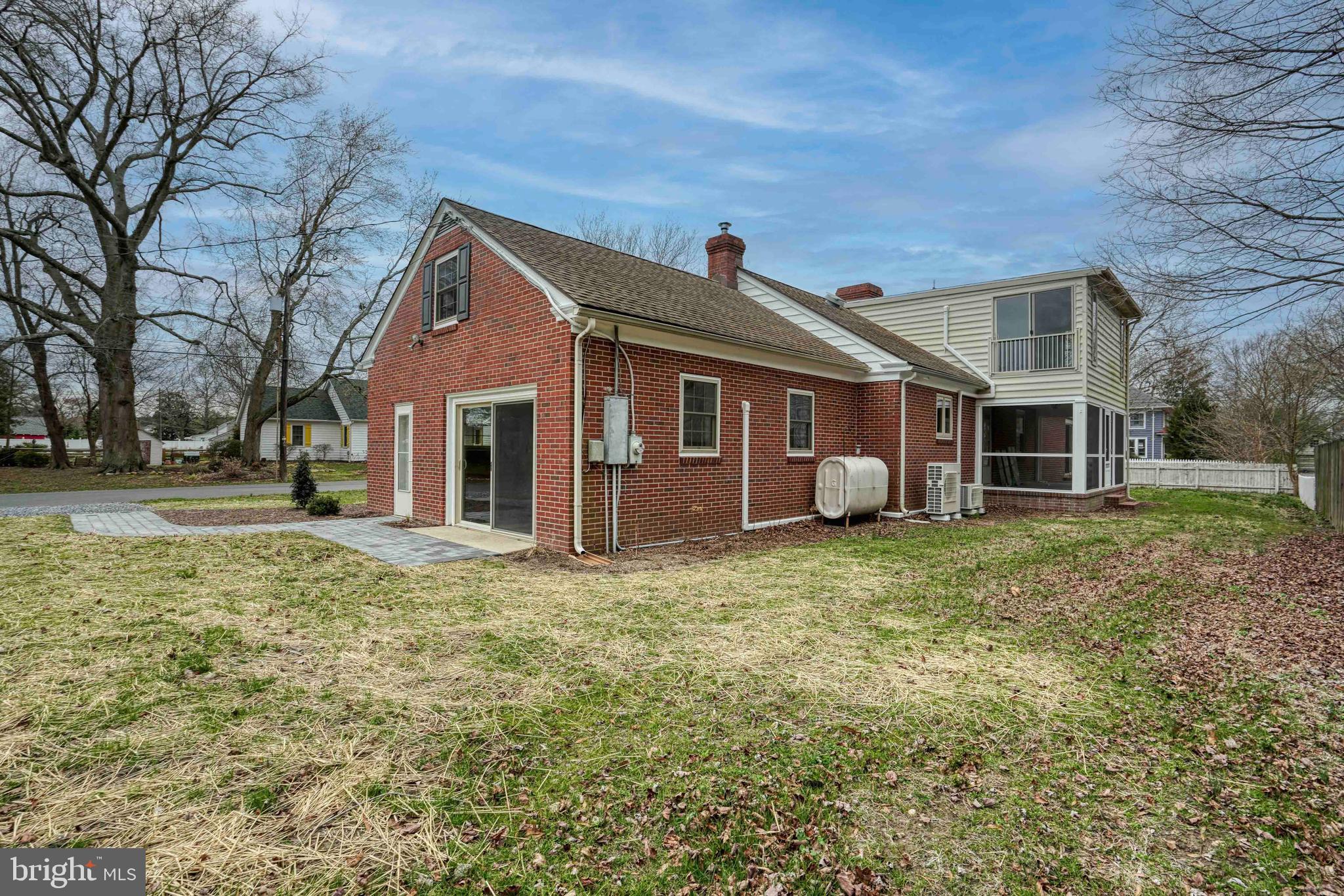 1201 School St