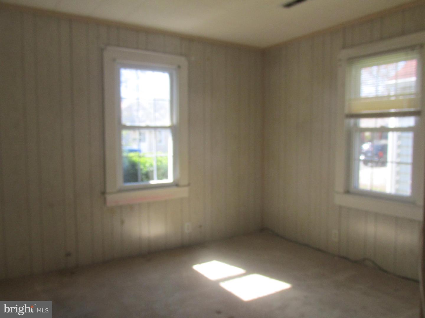 1105 Holland Ave