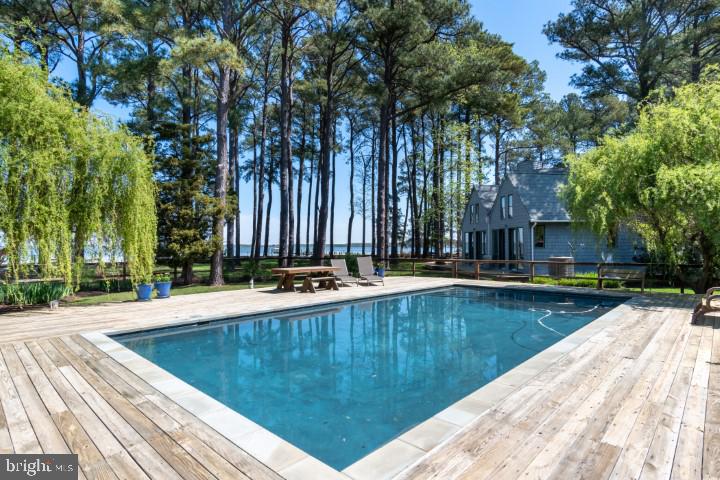 608 Hills Point Rd