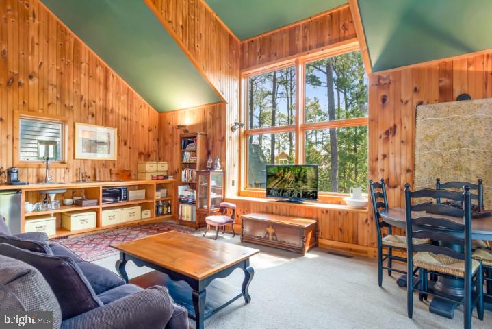 608 Hills Point Rd