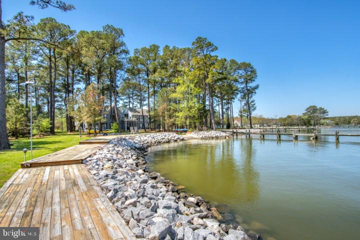 608 Hills Point Rd