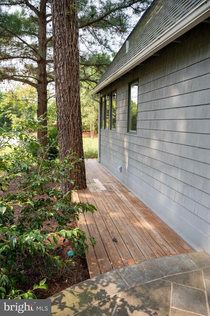 608 Hills Point Rd