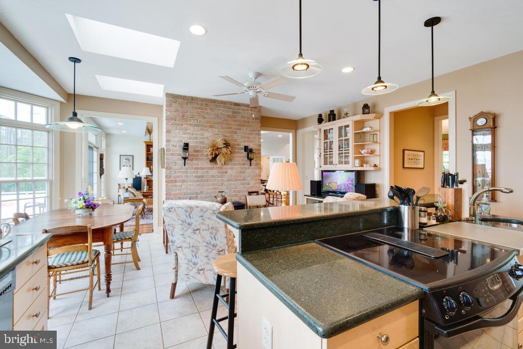 5119 Brooks Rd