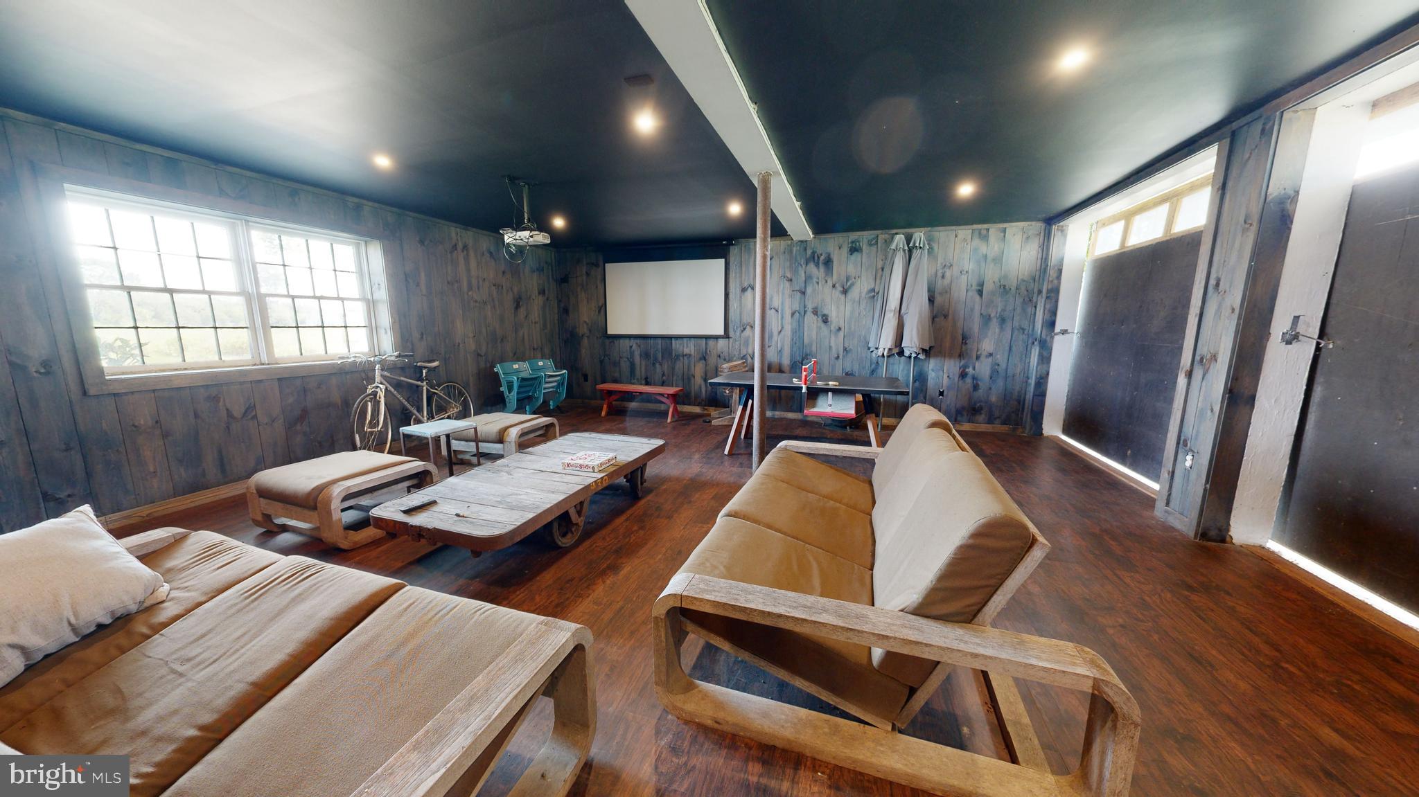 3618 Greenpoint Rd