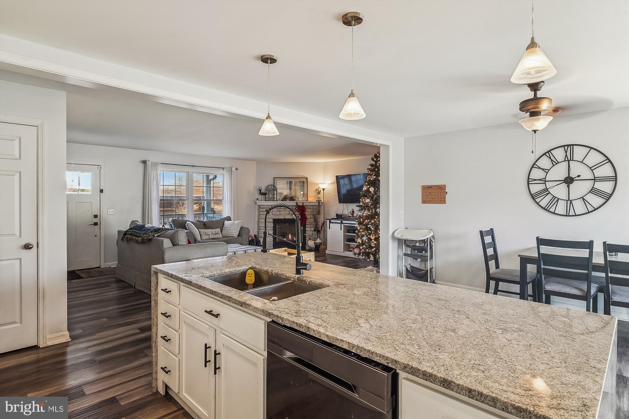6265 Solomons Cir